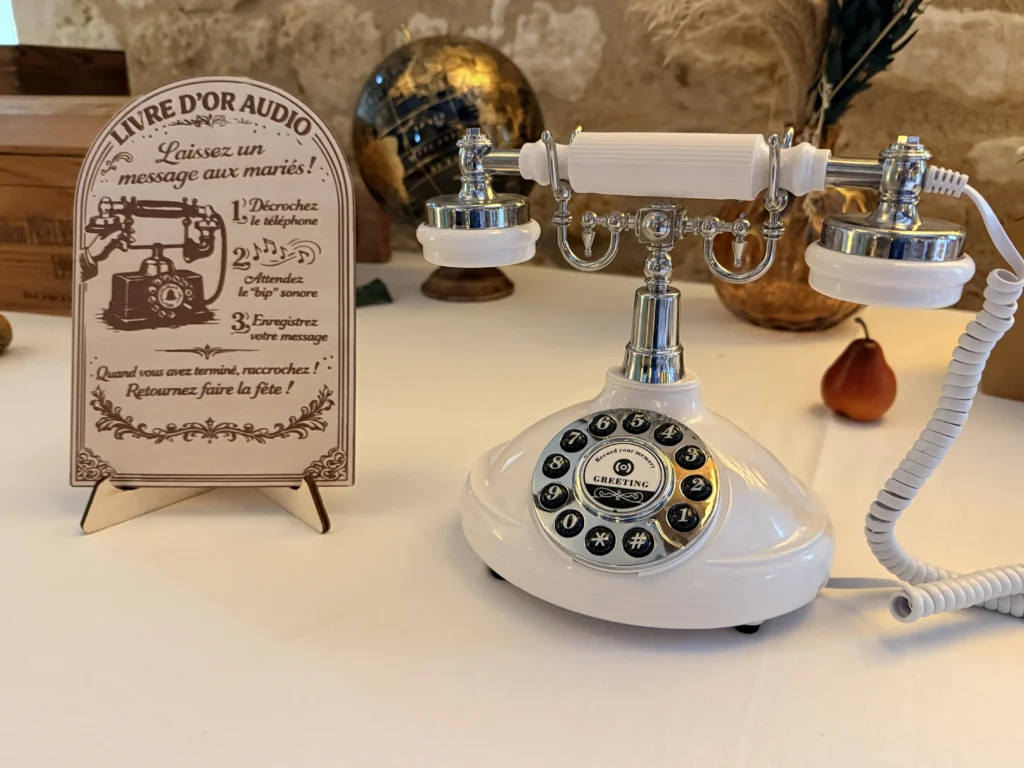 Téléphone livre d'or - DJ Boujou